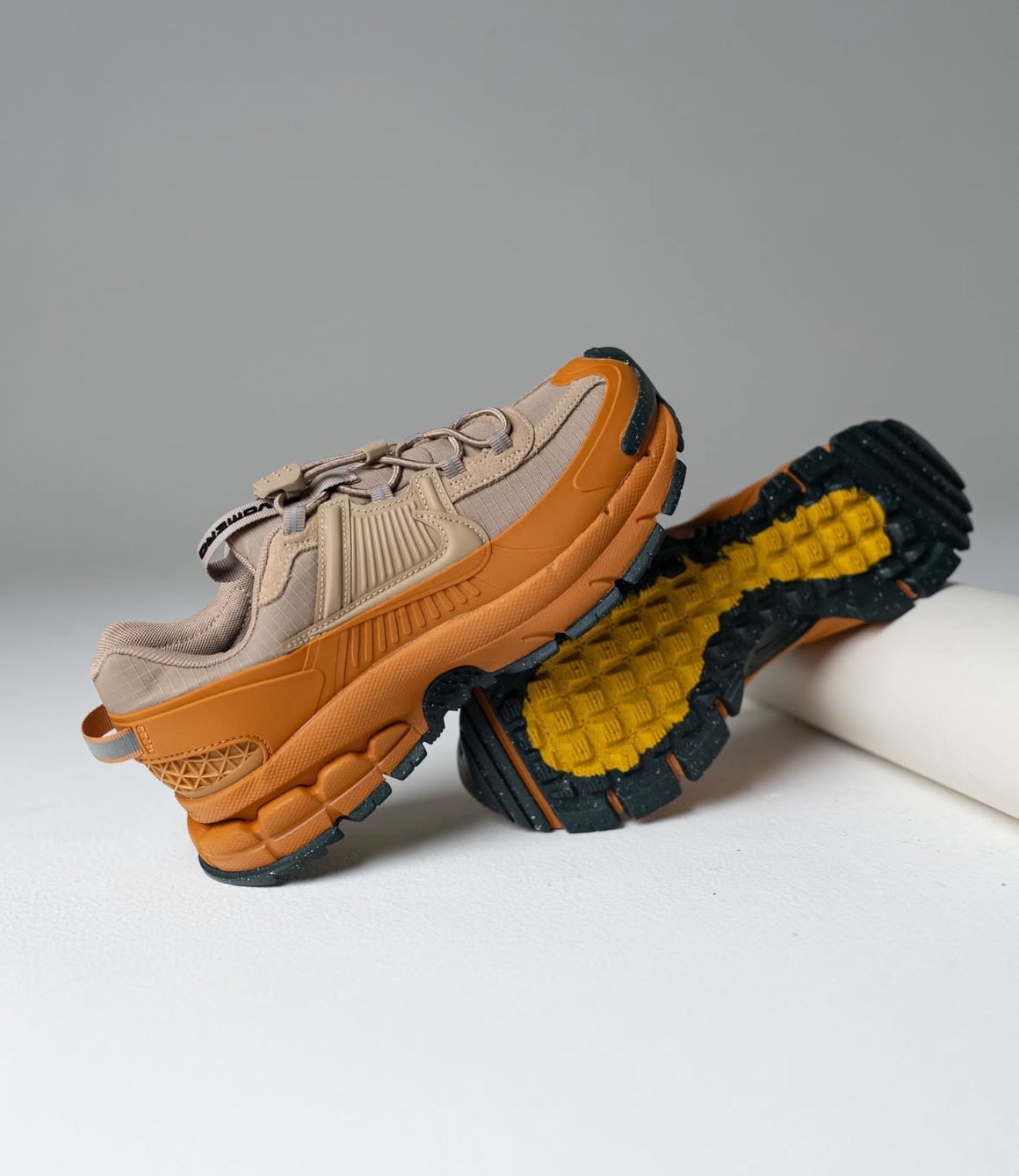 Zoom Vomero Roam Flax