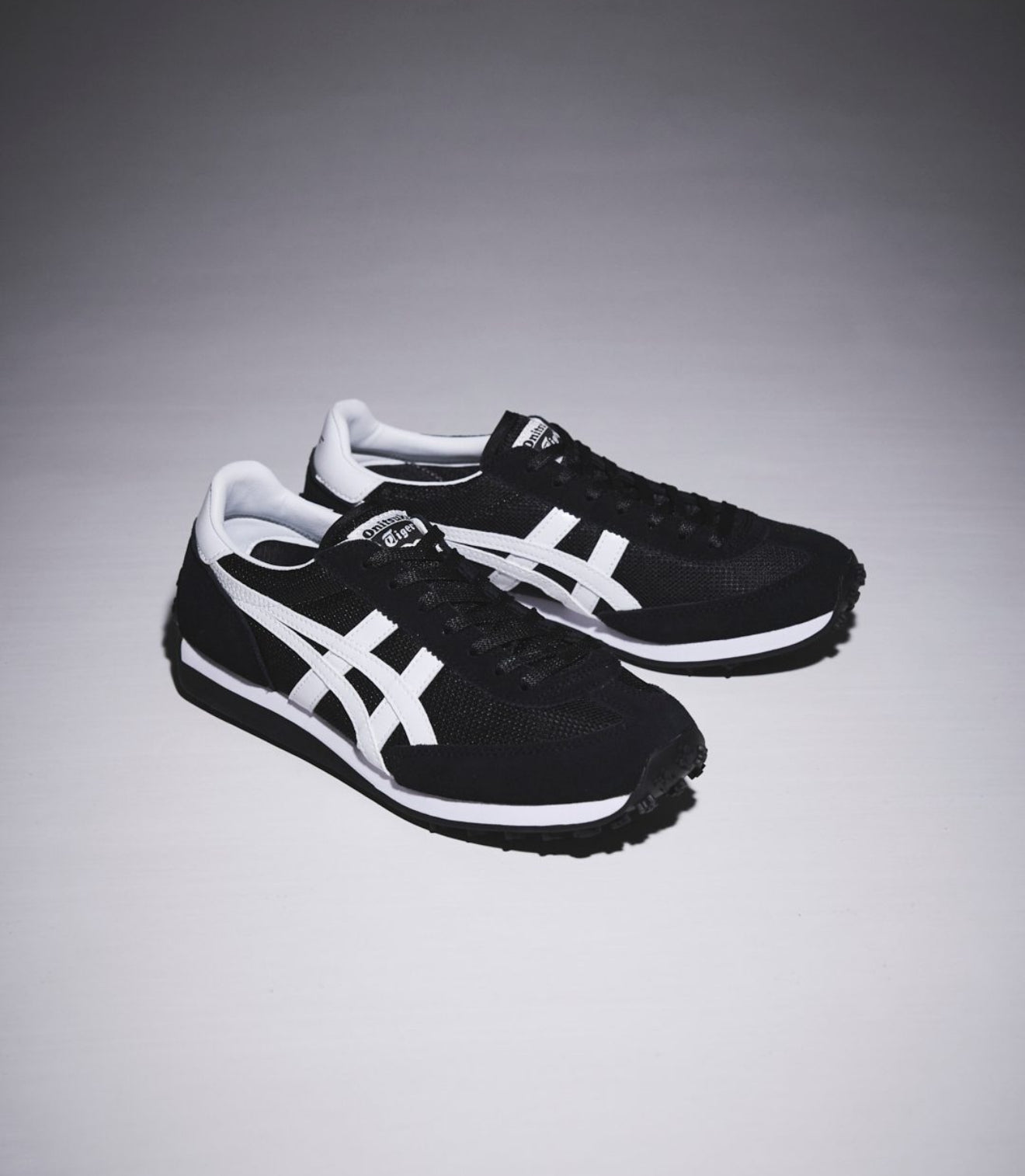 EDR 78 Lace Up Black White