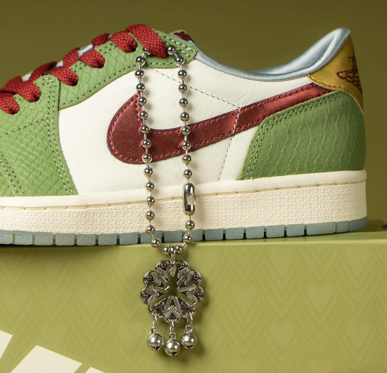 Air Jordan 1 Low Year Of the Dragon