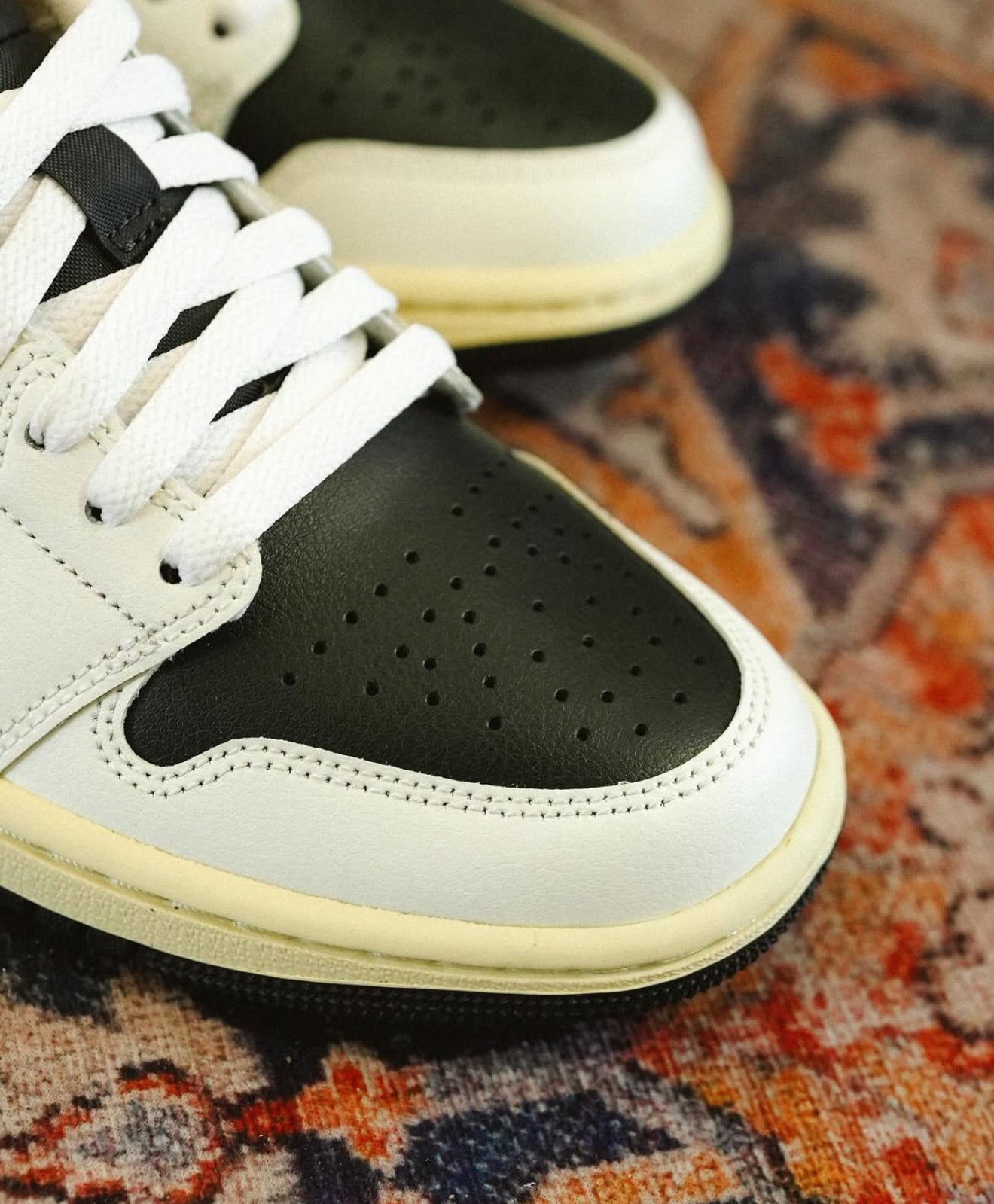 Air Jordan 1 Low Jade Smoke