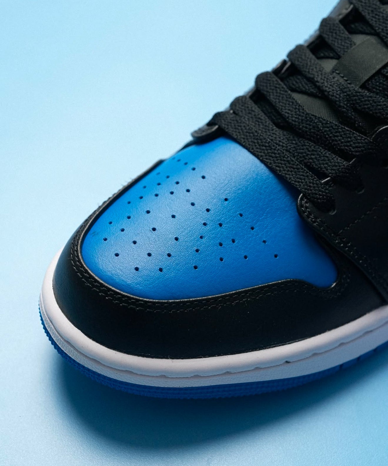 Air Jordan 1 Alternate Royal Toe
