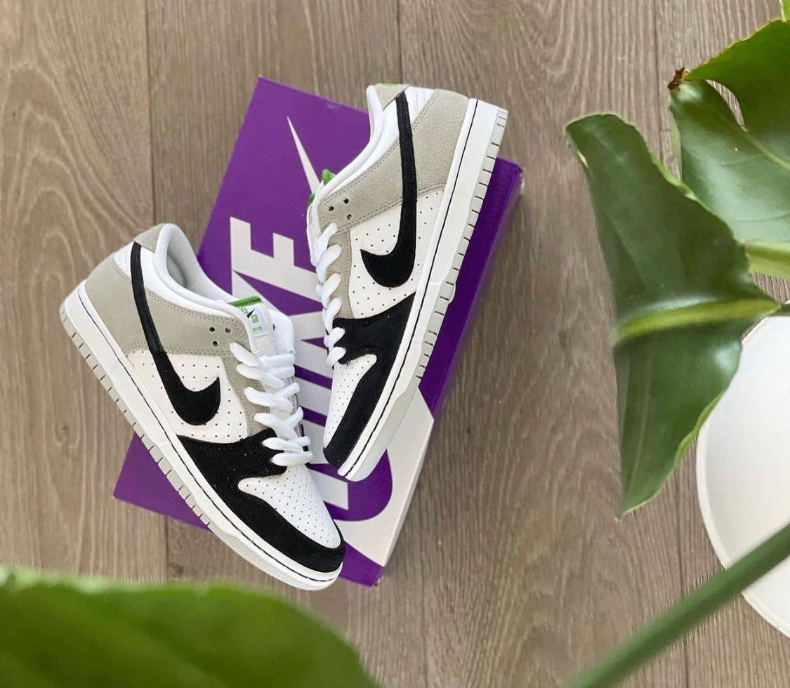 Dunk Low “ Chlorophyll ”