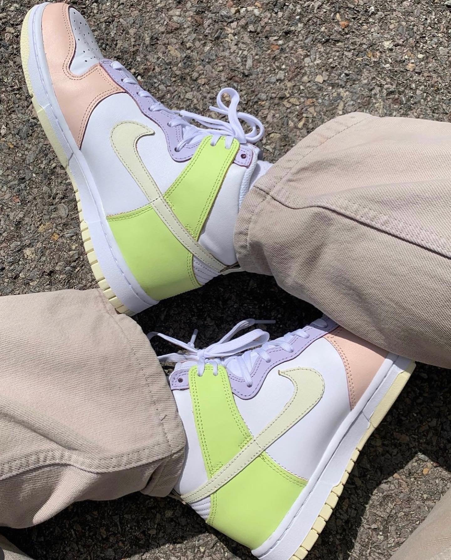 WMNS Dunks High “Lemon Twist”