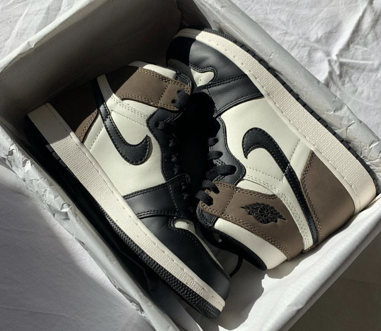 Air Jordan Retro 1 High Mocha