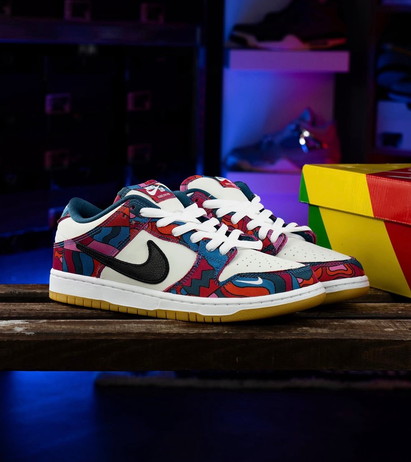 WMNs Sb Dunk Low Pro Parra Abstract Art