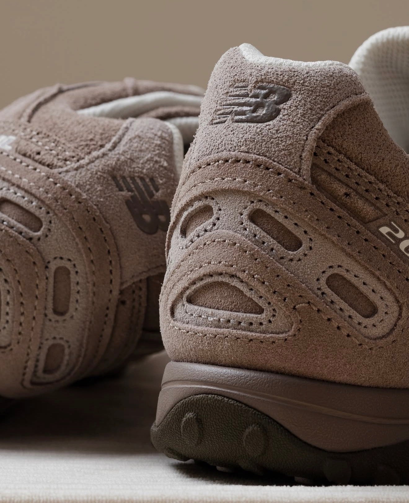 NB Balance 204L Mushroom Arid Stone