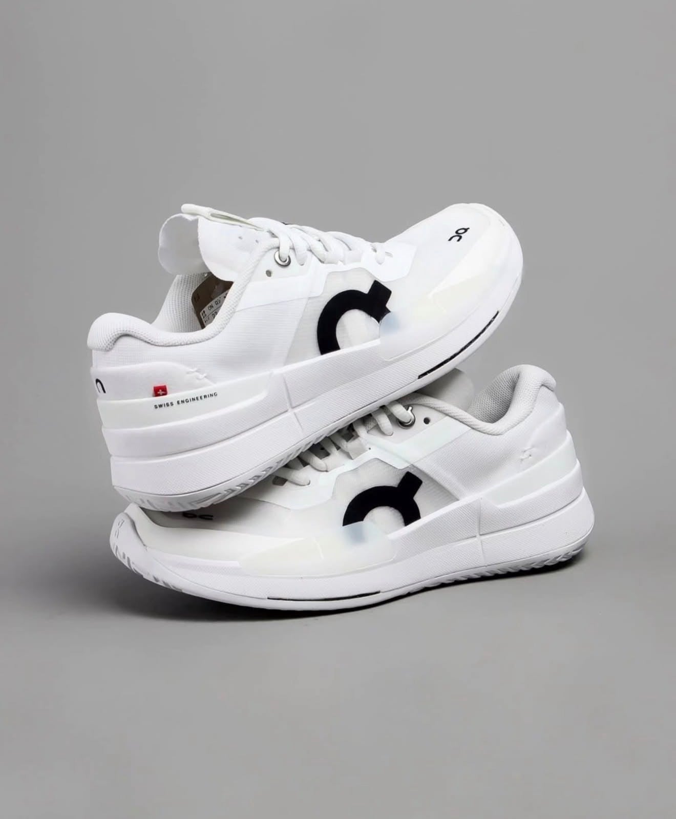 On The Roger Pro 2 Clay White Black