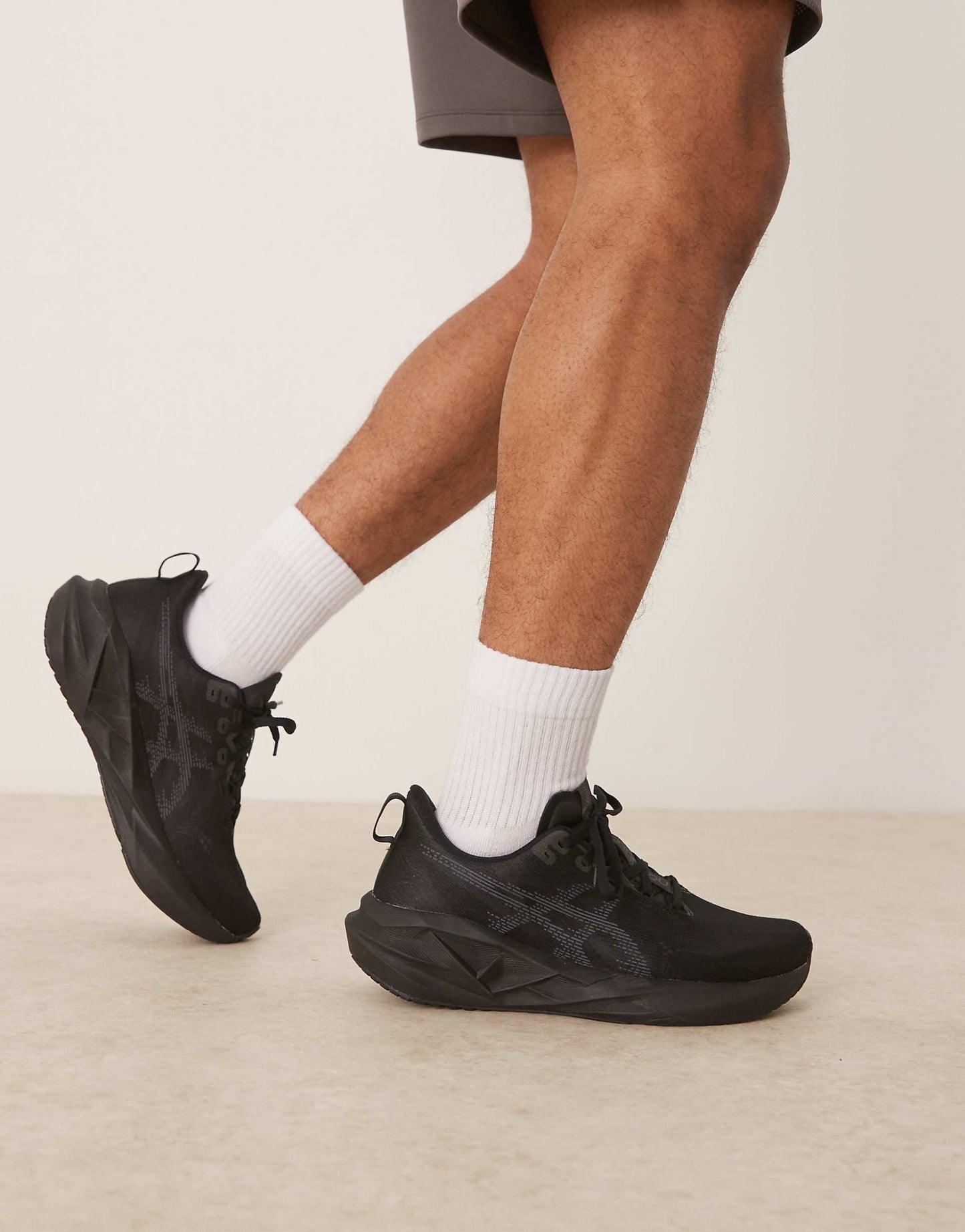 Asics Novablast 5 Black Carrier Grey