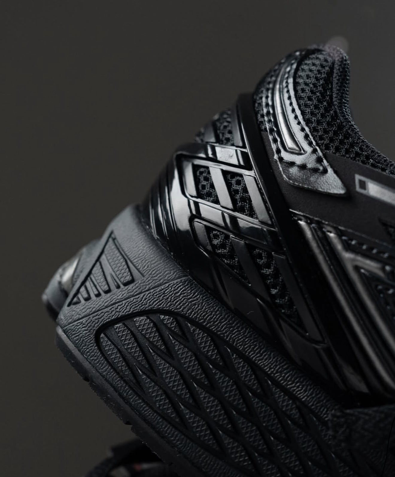 NB Balance 1906A Black