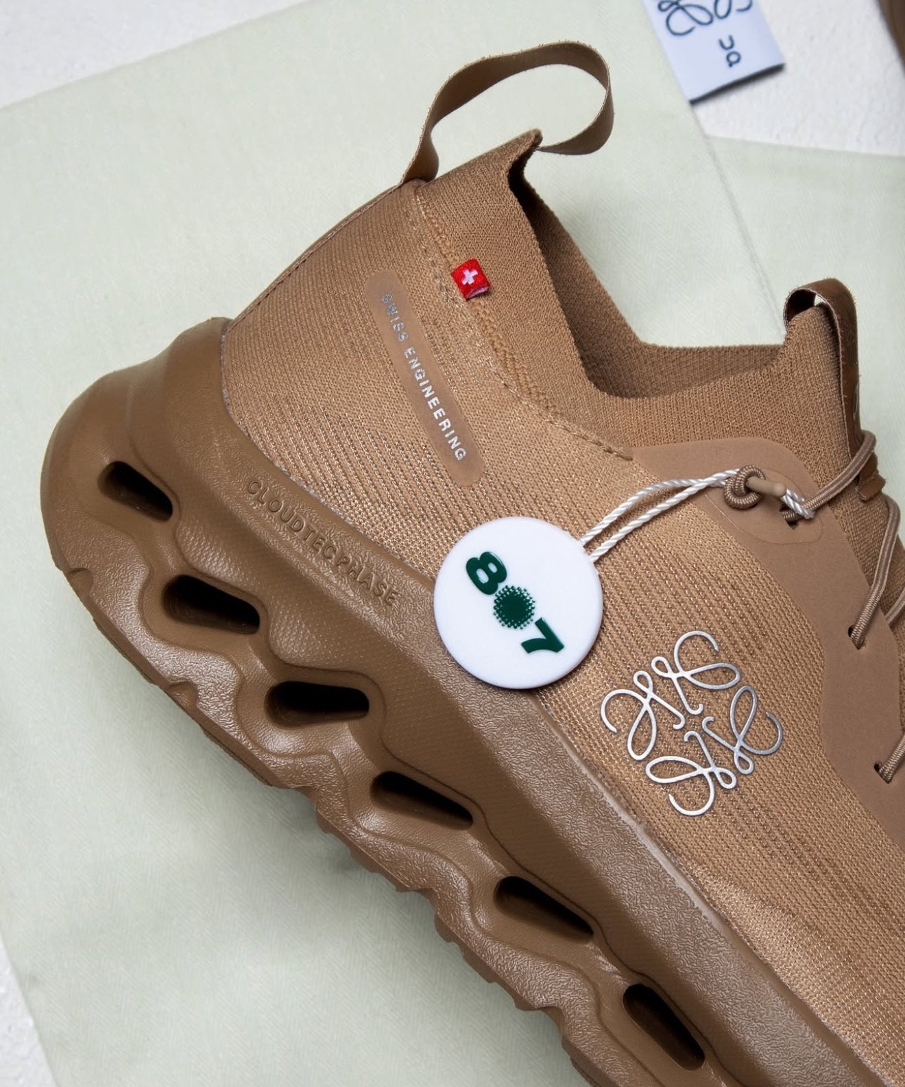 On Running Cloudtilt LOEWE Dark Sand