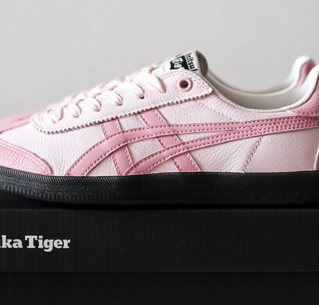 WMNs Onitsuka Tiger Tokuten “ Pink “