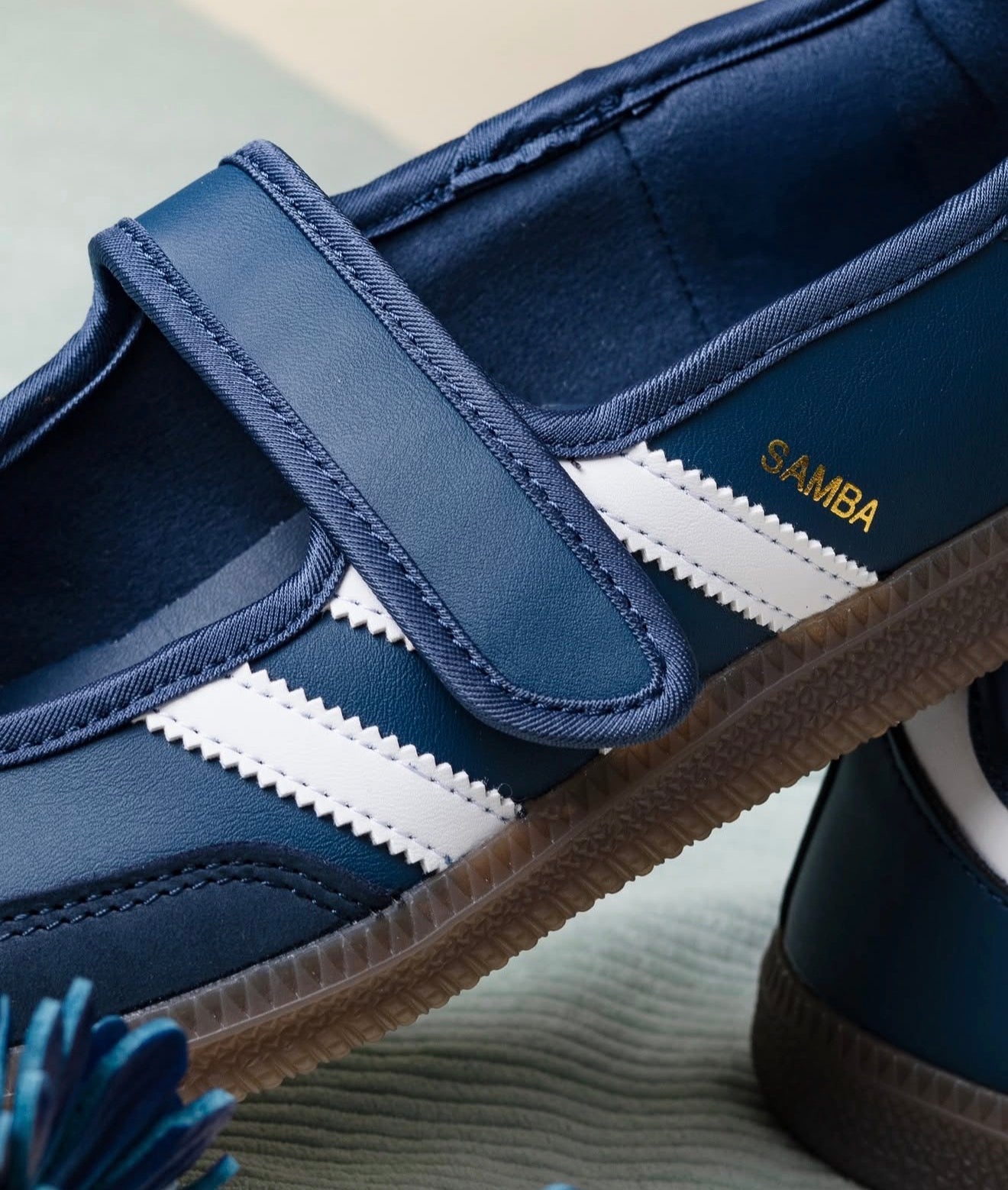 WMNs Samba Jane Crew Navy White