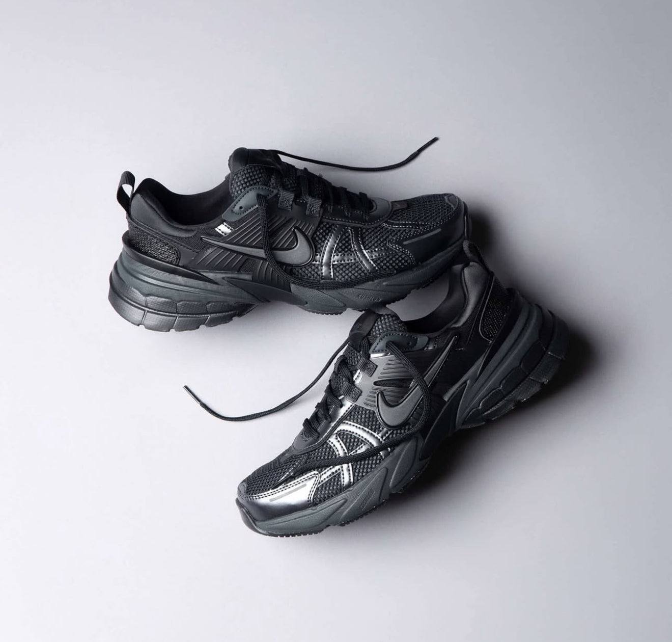 V2K Run Black Dark Smoke Grey