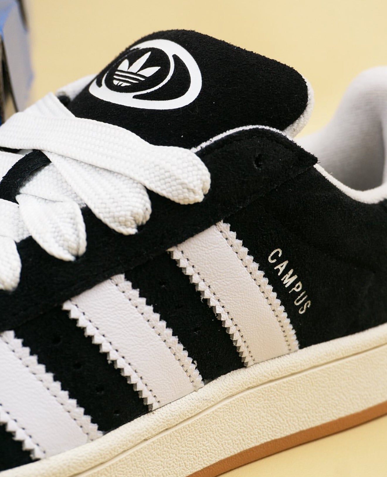 Campus 00s “ Black / White “