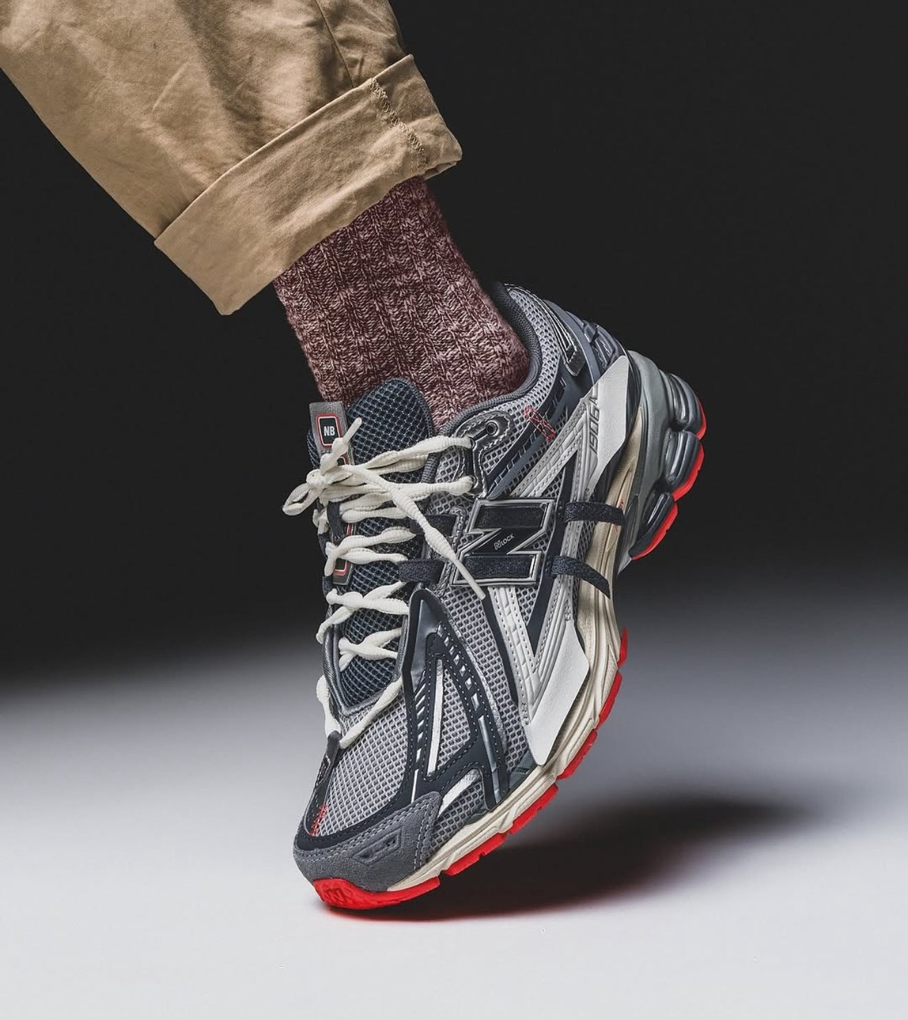 NB 1906A Slate Grey Drift Red