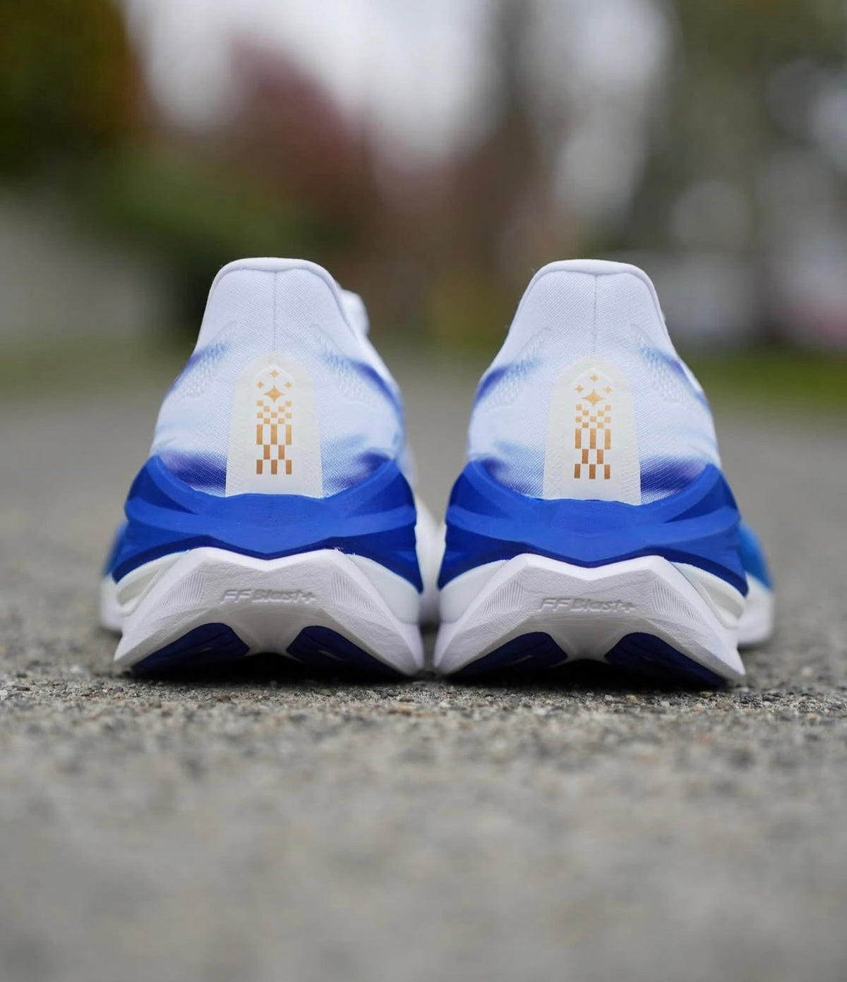 Superblast 3 White Blue