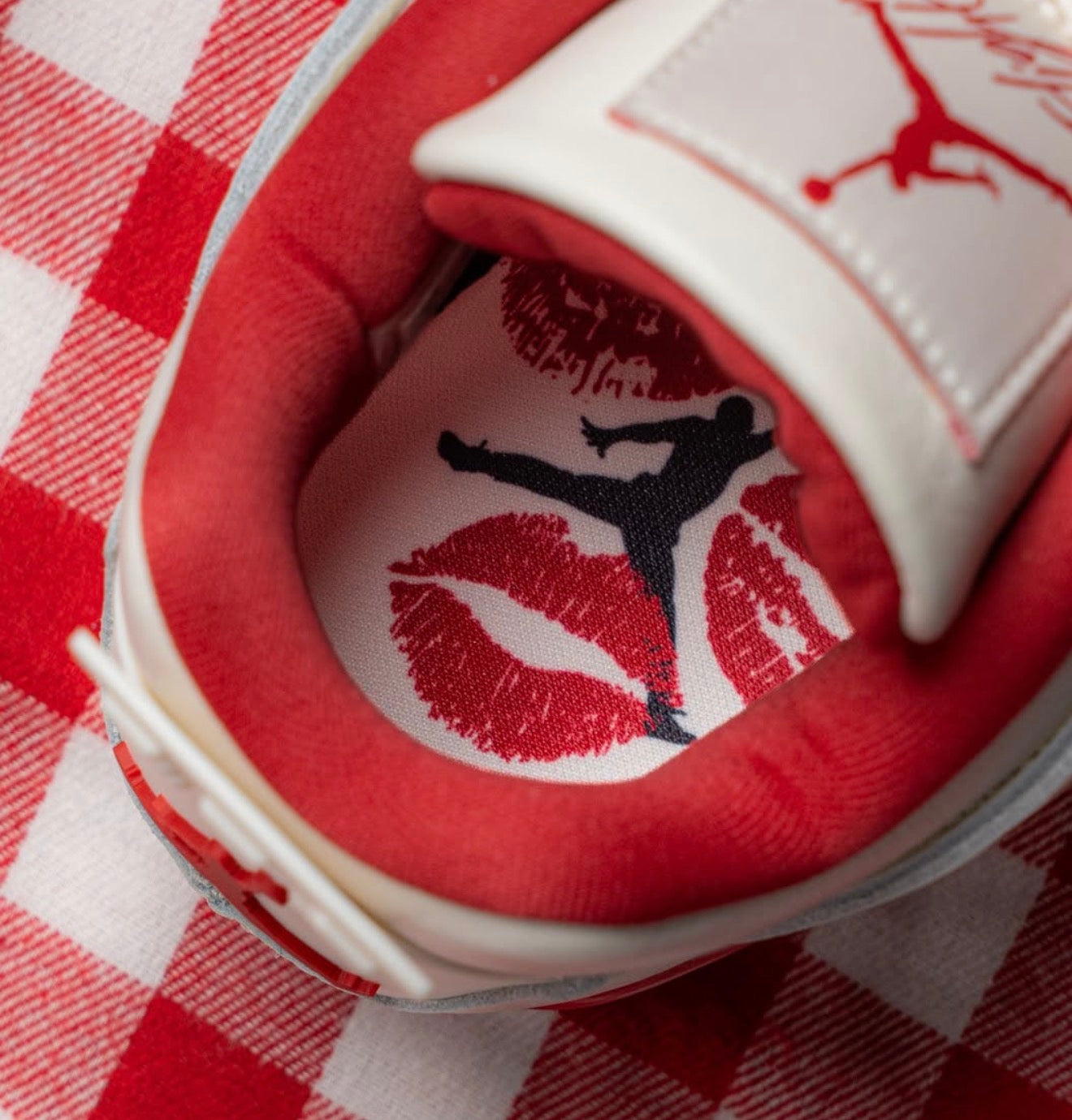 Air Jordan 4 Retro Valentine's Day Sierra Red