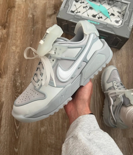 Dunk Genesis Low RTFKT Ghost (Edition of 8461)