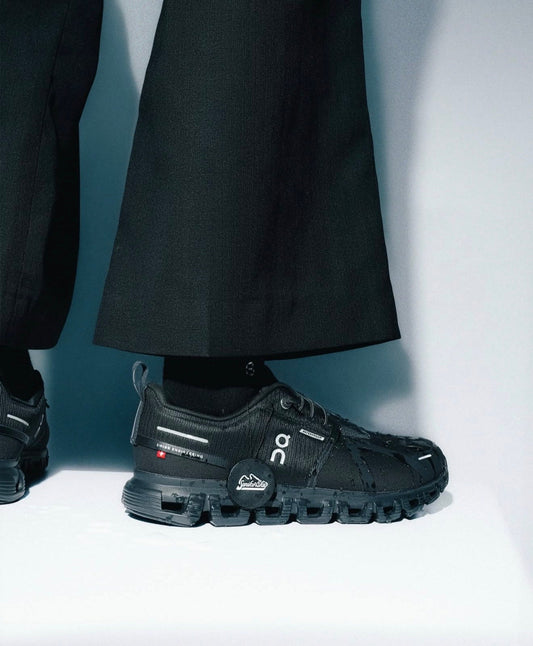 On Running Cloud 6 Waterproof Black