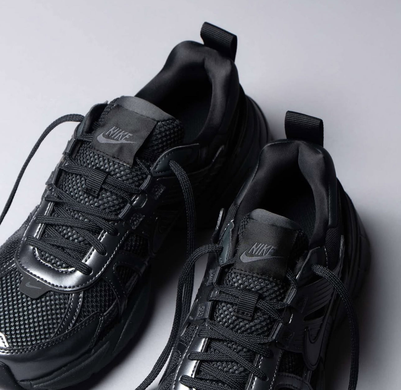 V2K Run Black Dark Smoke Grey