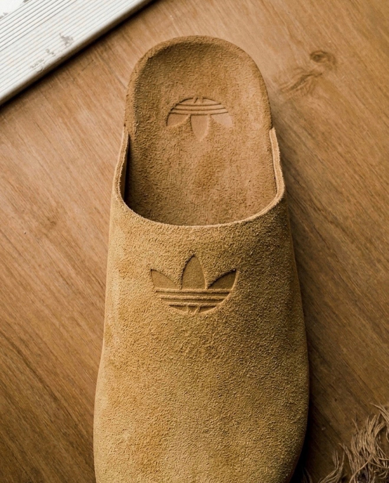 Adimule Slides Golden Beige Gum