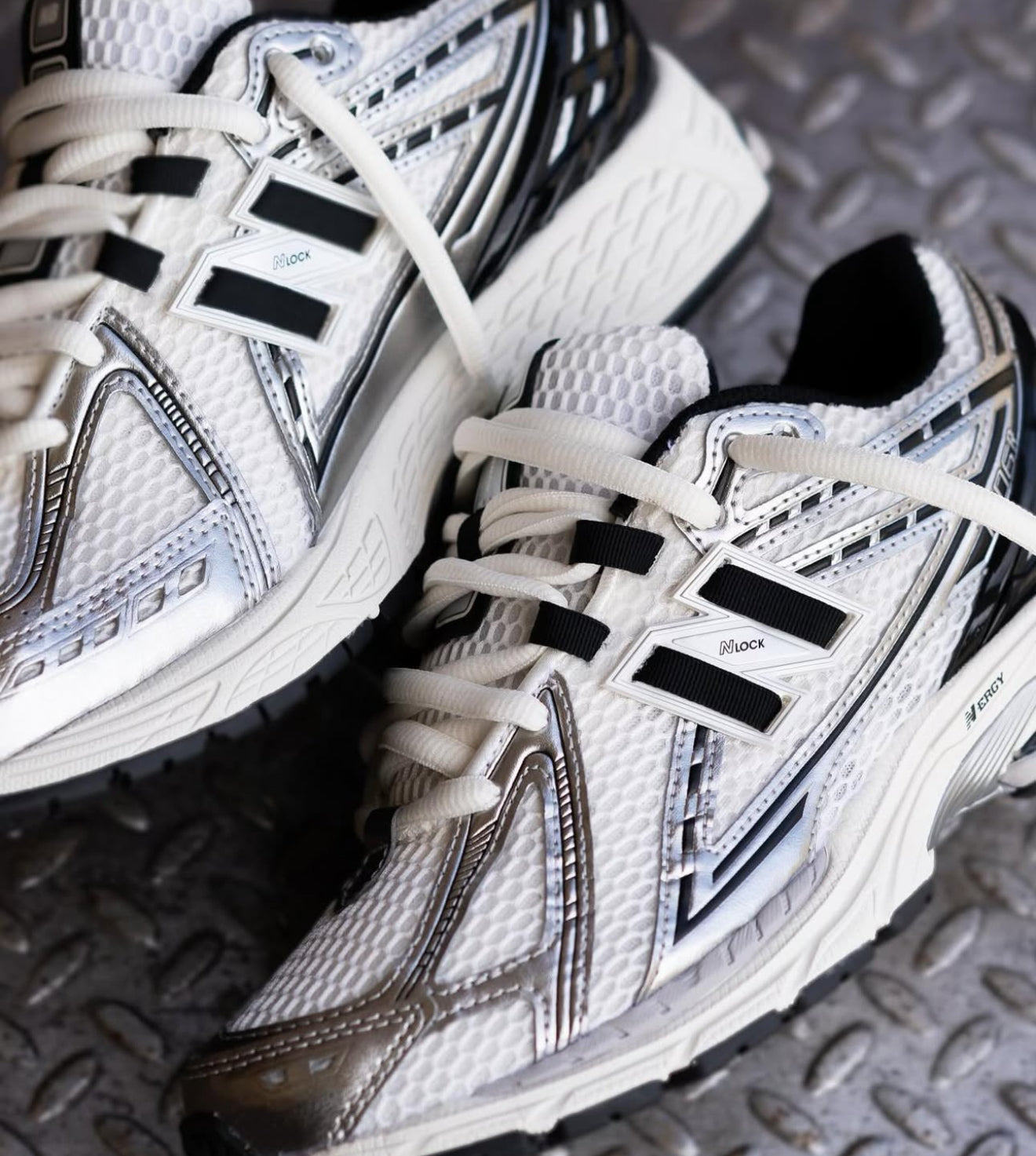 NB Balance 1906R Silver Black