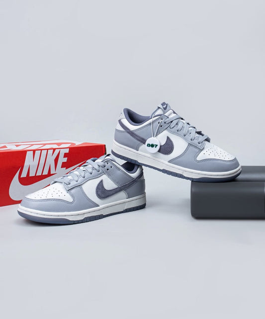 Dunk Low SE Light Carbon