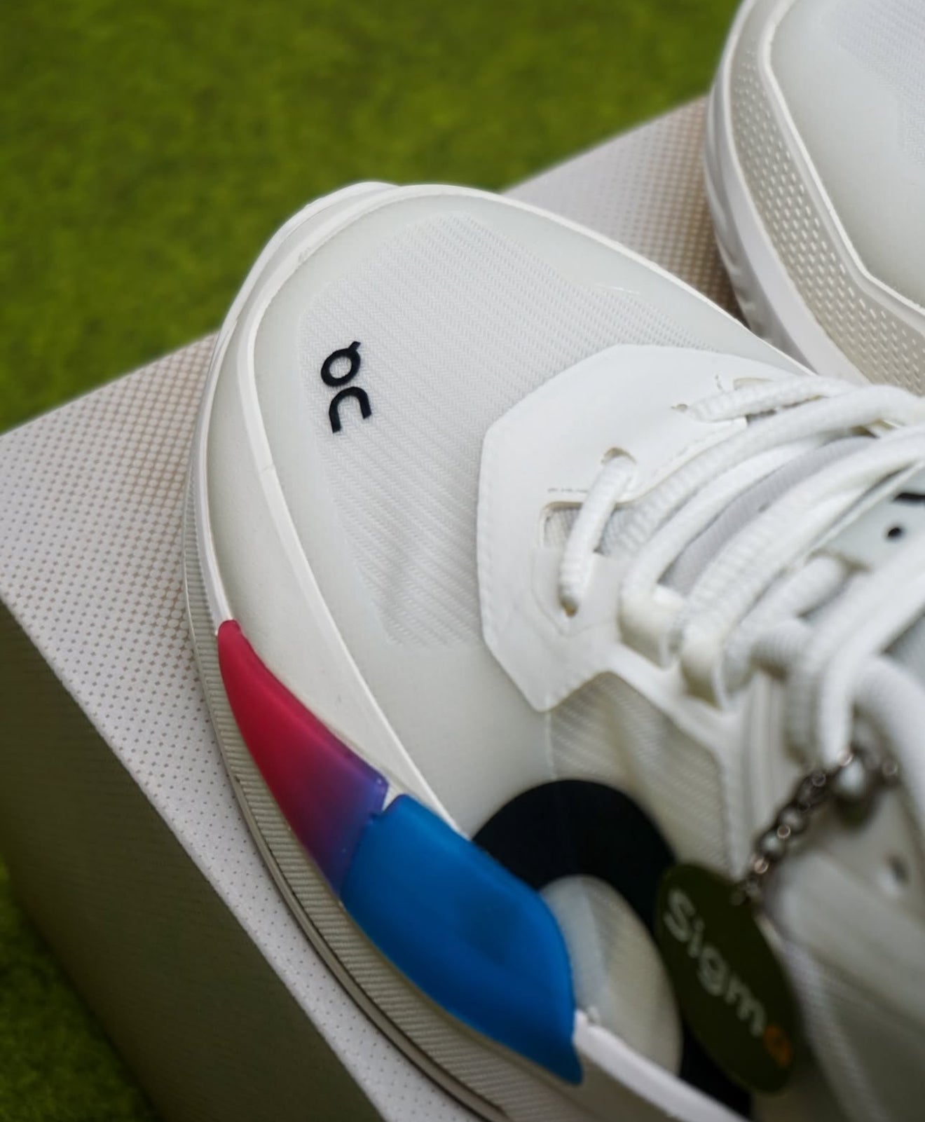 On The Roger Pro 2 White Malibu