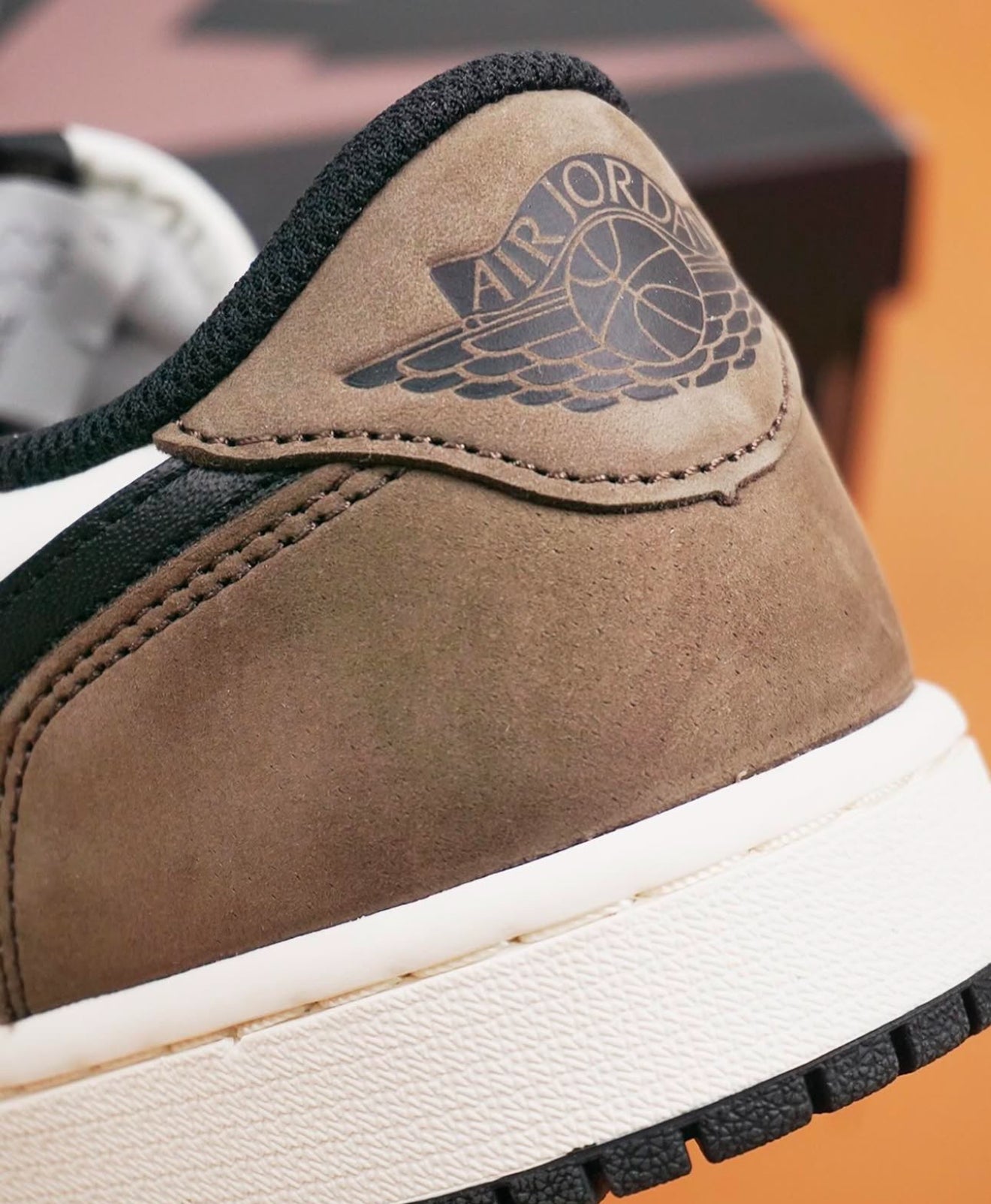 Air Jordan 1 Low Mocha