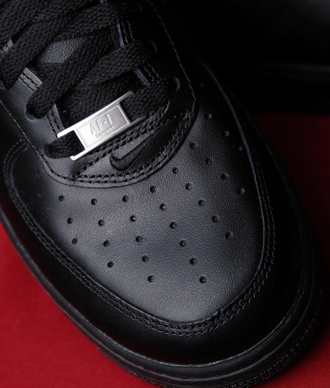 Supreme x AirForce 1 Low Black