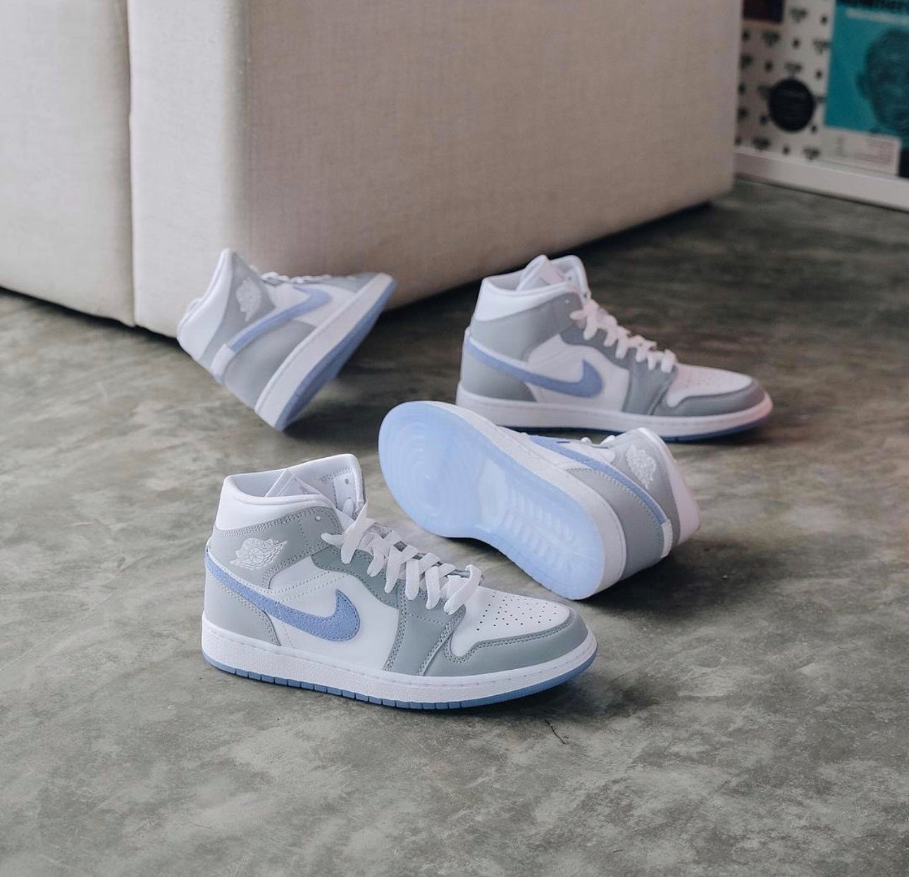 Air Jordan 1 Mid “ Wolf Grey “
