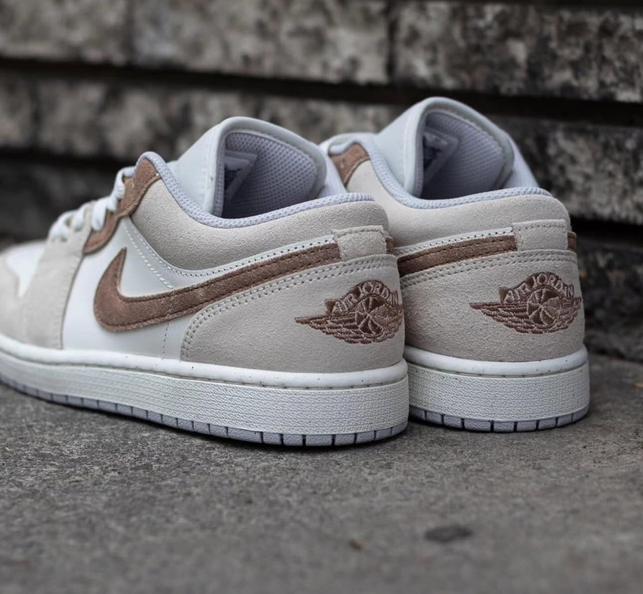 Air Jordan 1 Low Legend Light Brown