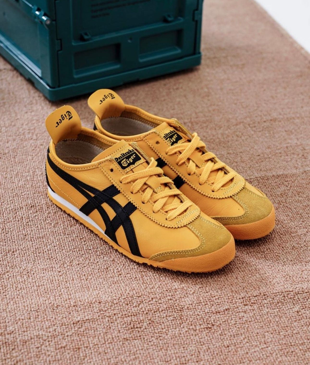Mexico 66 Lace Up Yellow/Black