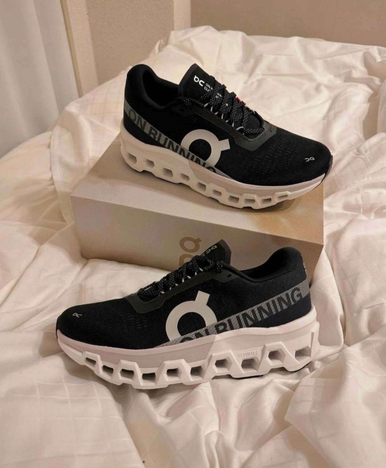 On Running Cloud Monster 2.0 Black Frost