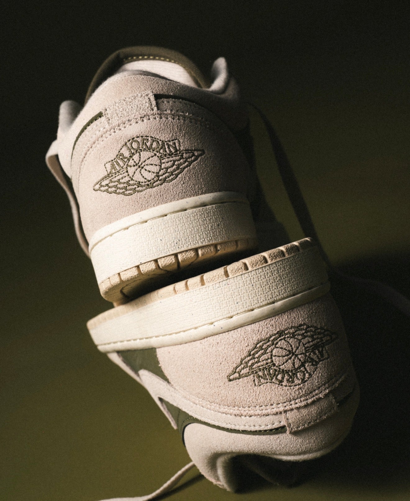 Air Jordan 1 Low SE Medium Olive Sail