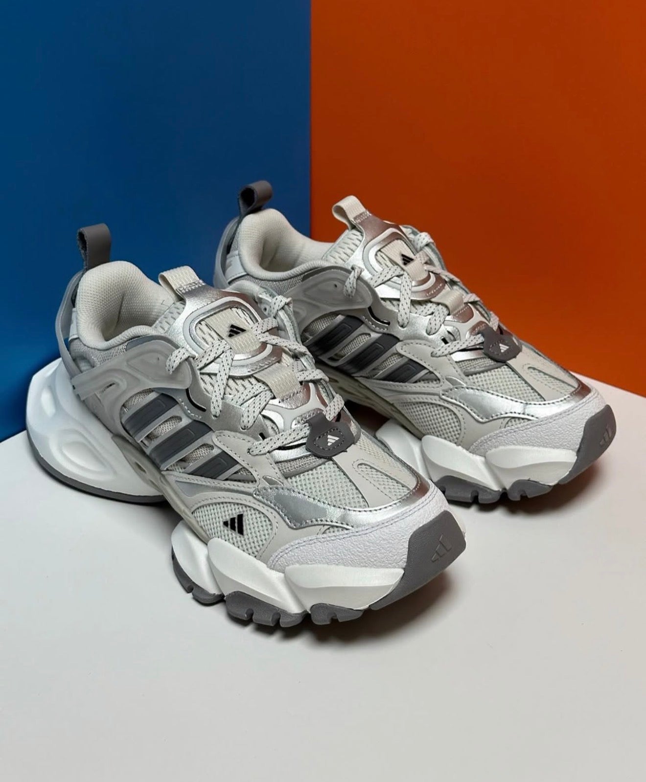 XLG Runner Deluxe White Grey Silver White