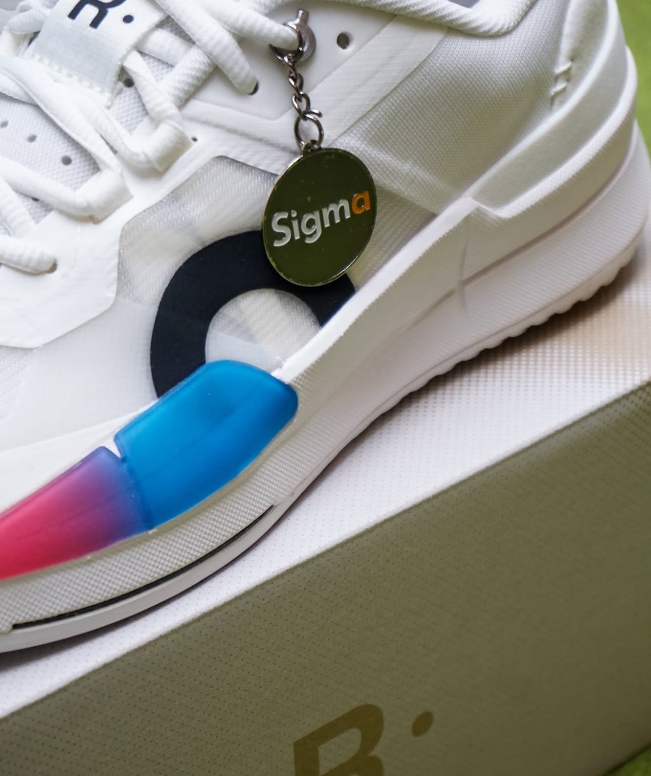 On The Roger Pro 2 White Malibu