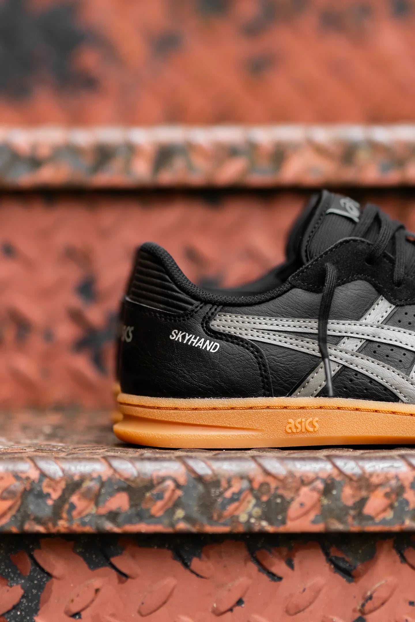 Asics Skyhand OG Black Truffle Grey