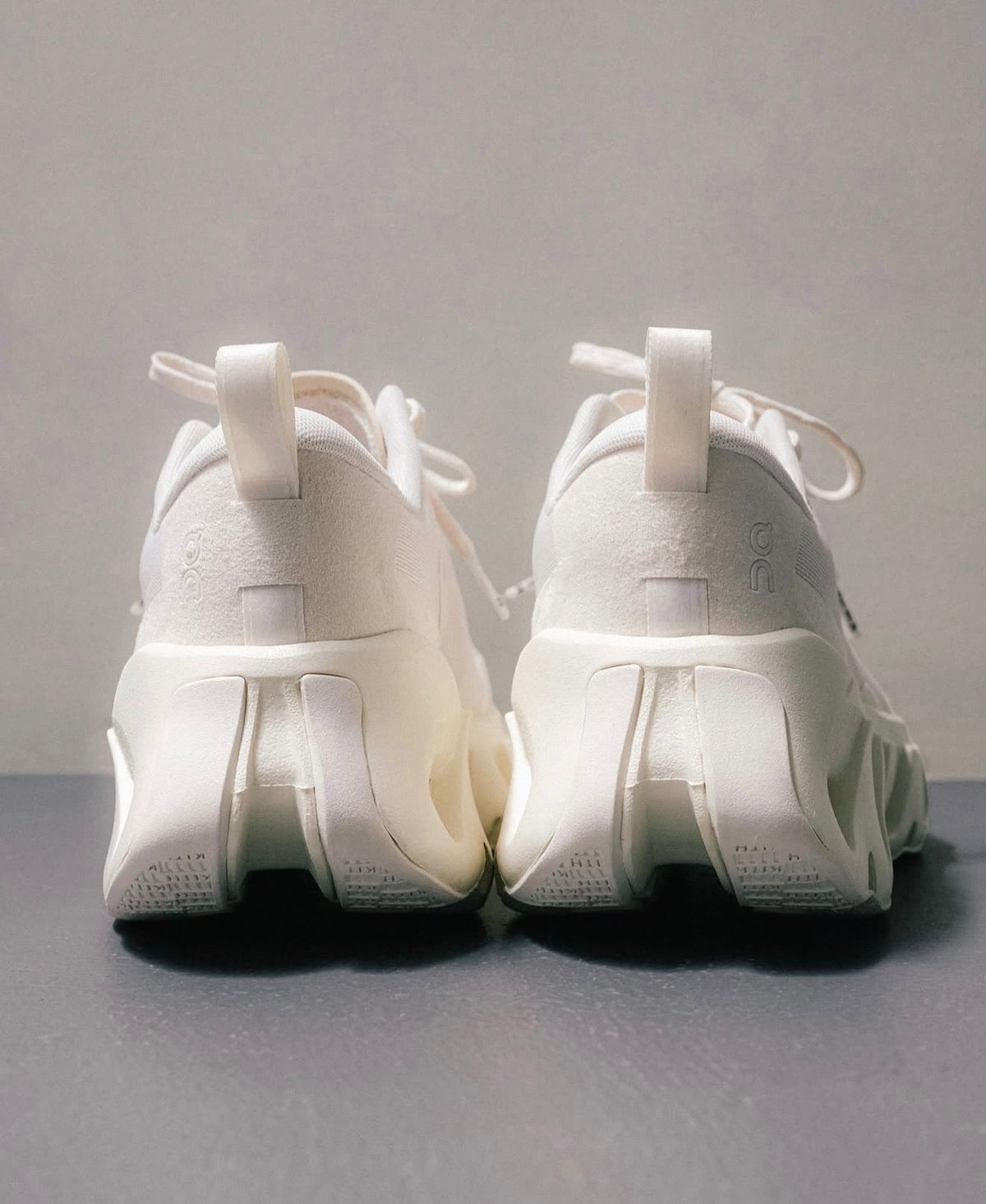 WMNs On Running K-Tech 1 Kith Tofu