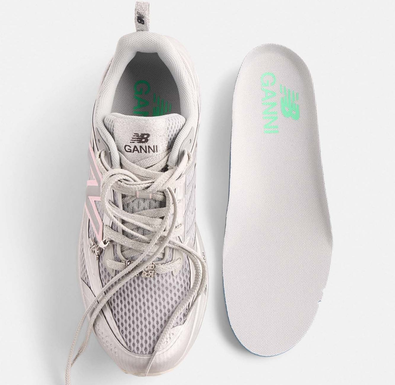 WMNs New Balance Fresh Foam Trainer GANNI Silver Metallic