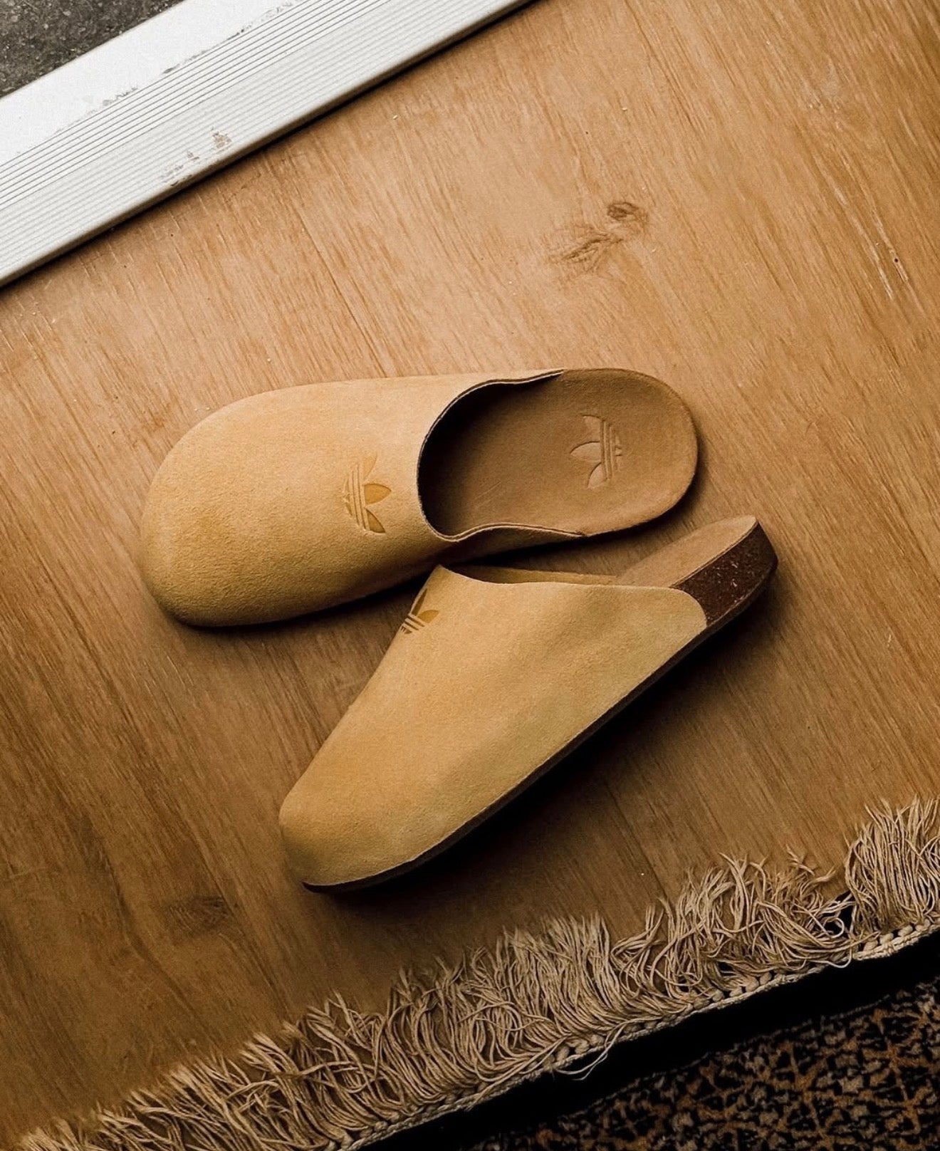 Adimule Slides Golden Beige Gum