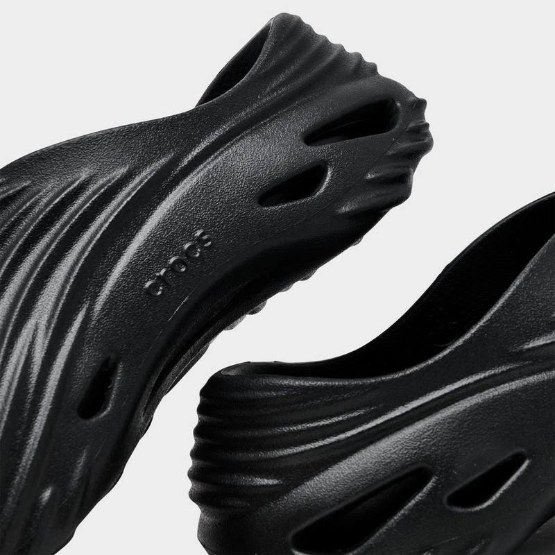 Crocs Echo Wave Clog Triple Black