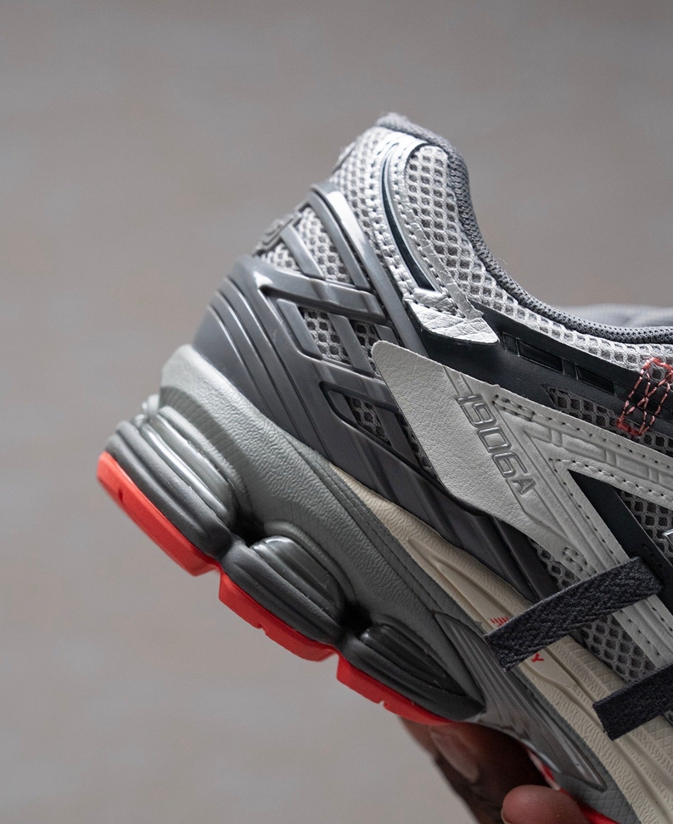 NB 1906A Slate Grey Drift Red