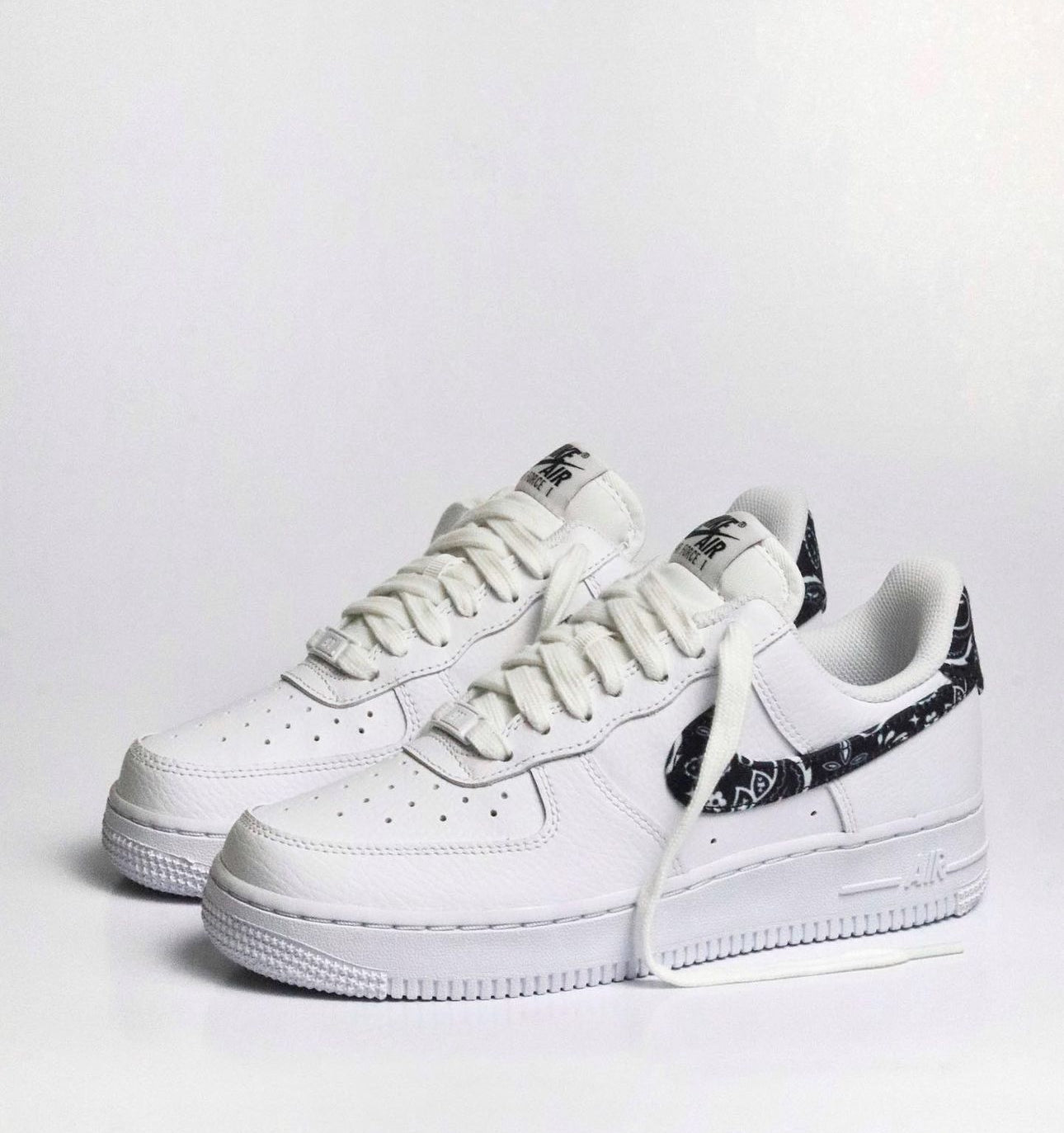 Airforce 1 Low Paisley White Black