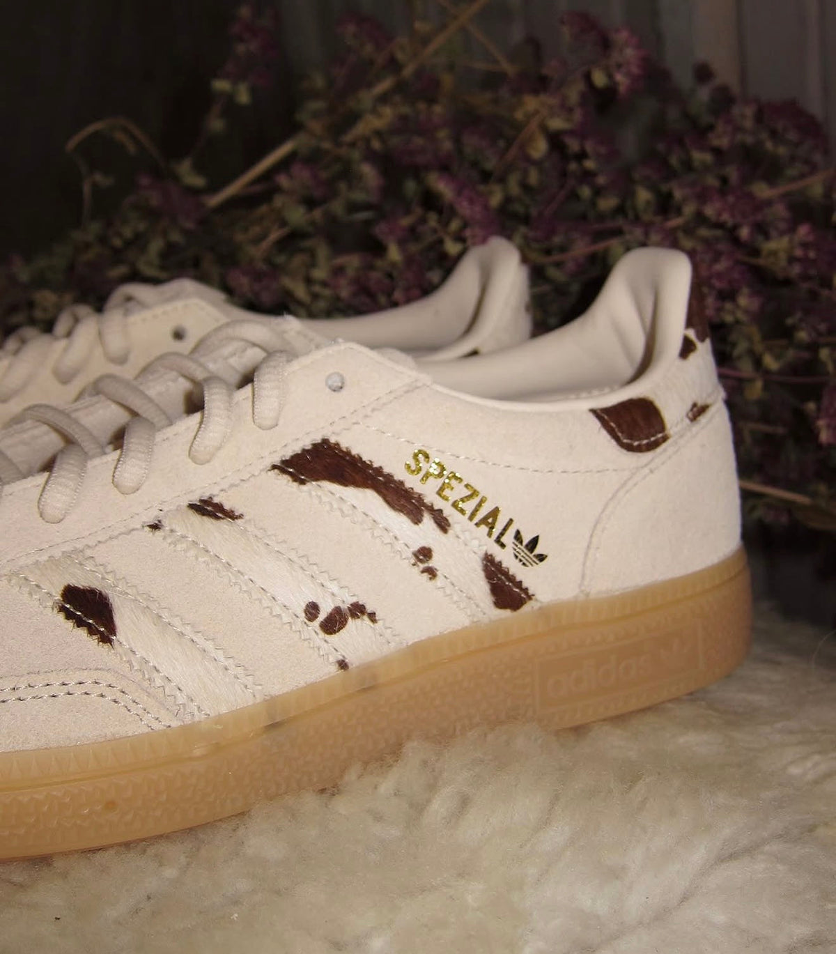 Handball Spezial Wonder White Cow Stripes