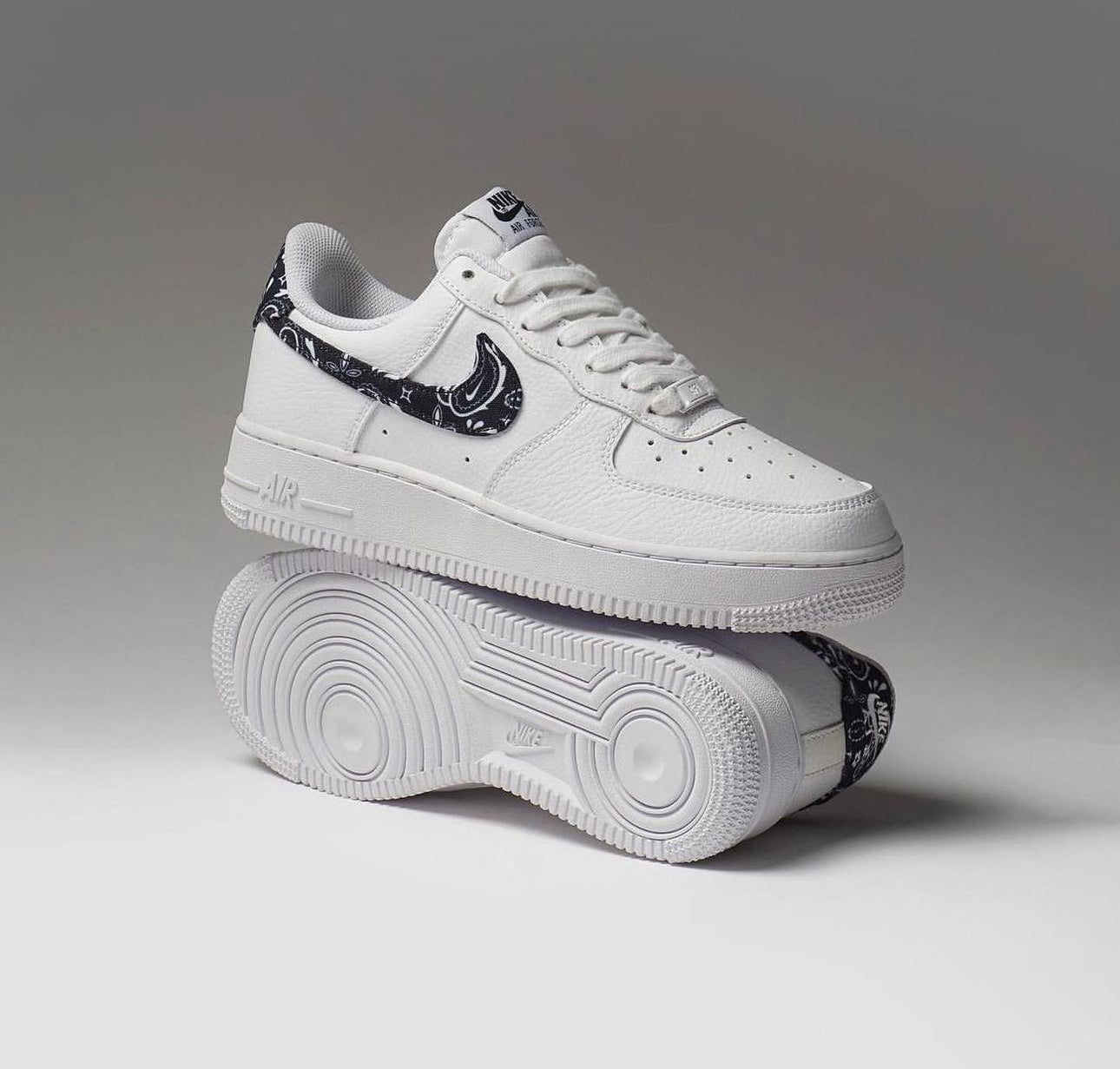 Airforce 1 Low Paisley White Black