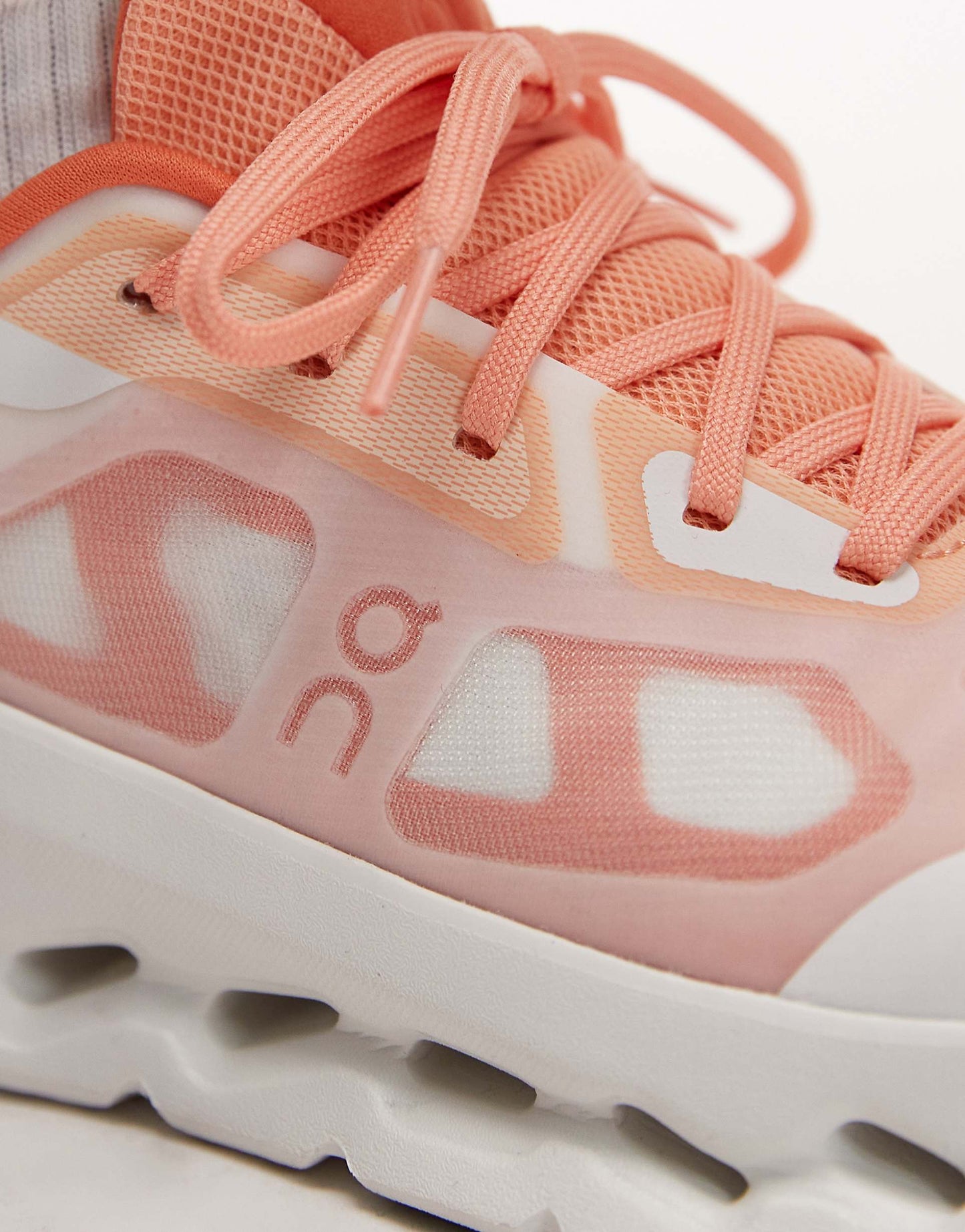 WMNs On Running Cloudtilt Remix Sunstone Ivory