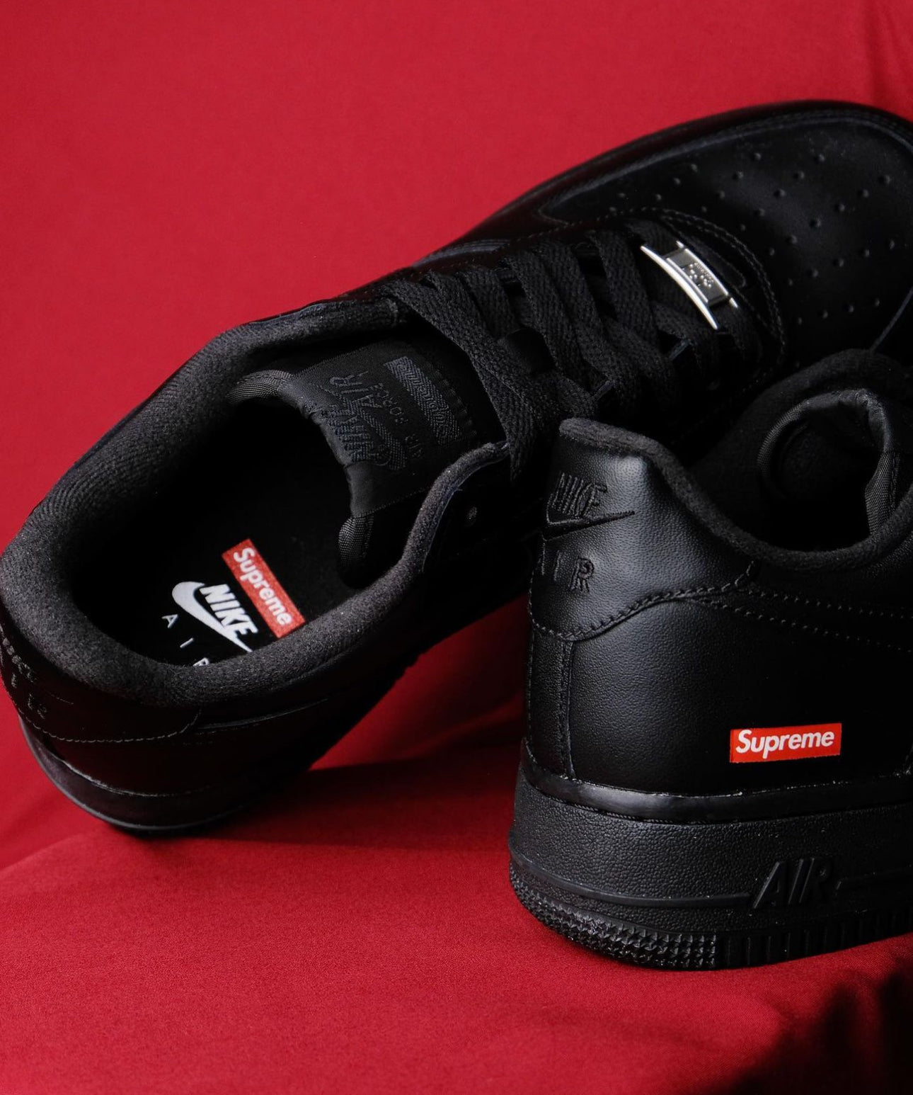 Supreme x AirForce 1 Low Black