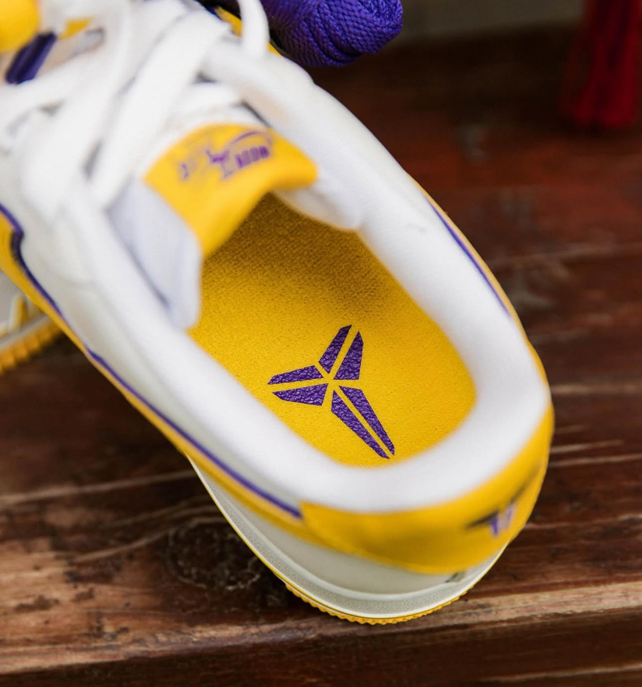 Airforce 1 Low Retro QS Kobe Bryant Lakers Home