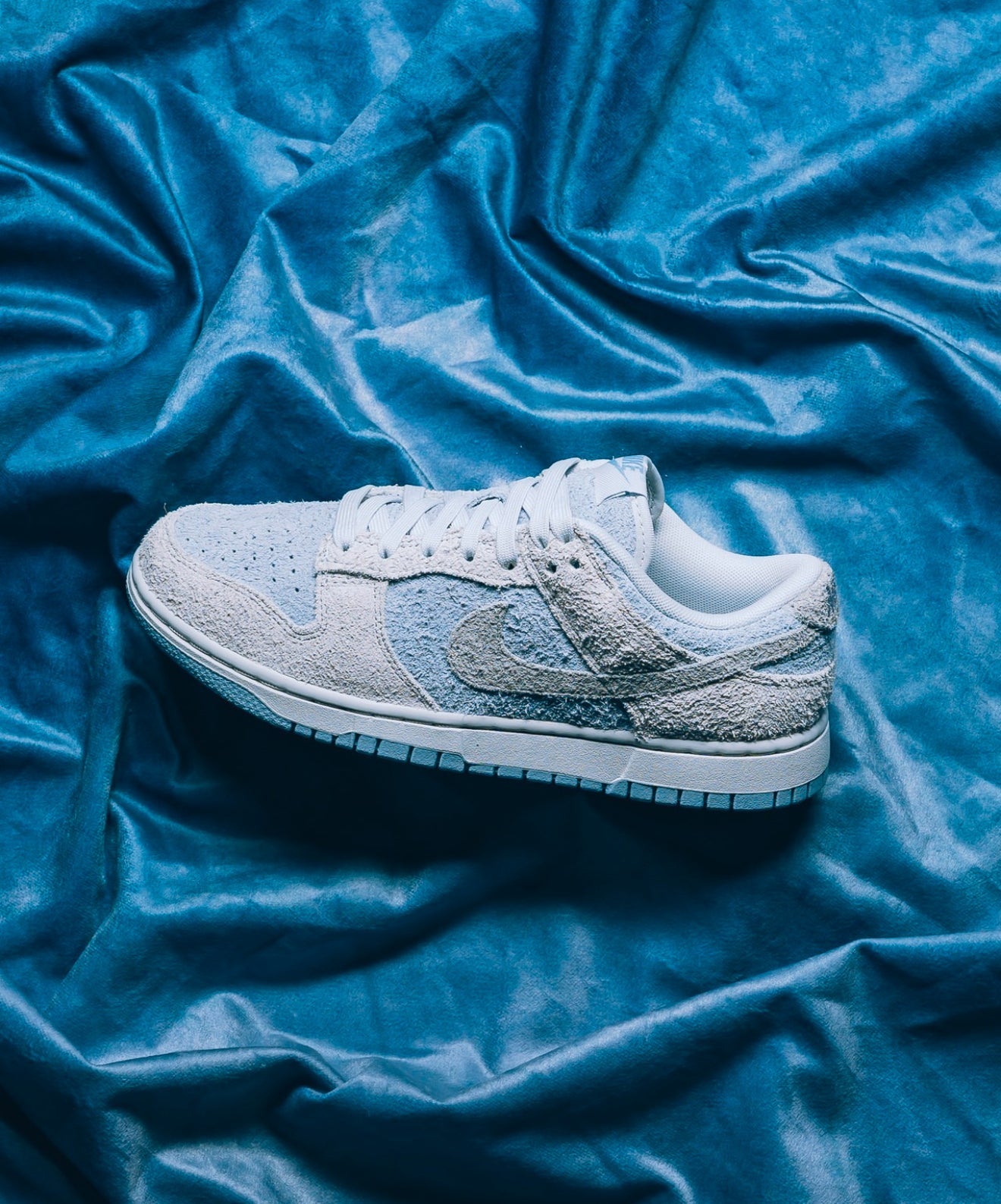 Dunk Low Light Armory Blue Photon Dust
